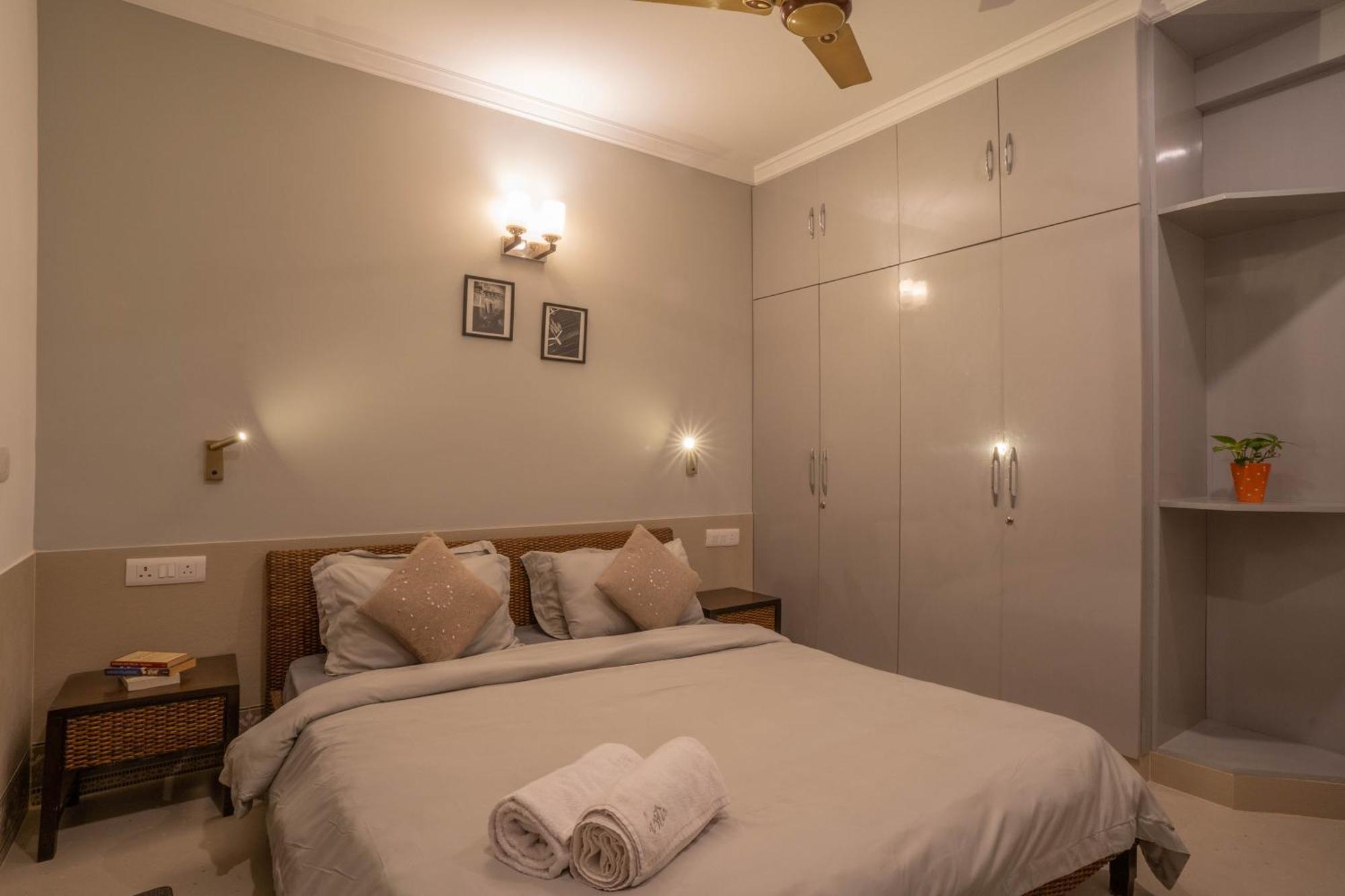 Apartment Hostie Tjh - Cute Mini 2bhk Apt, Saket, Near Max Hospital