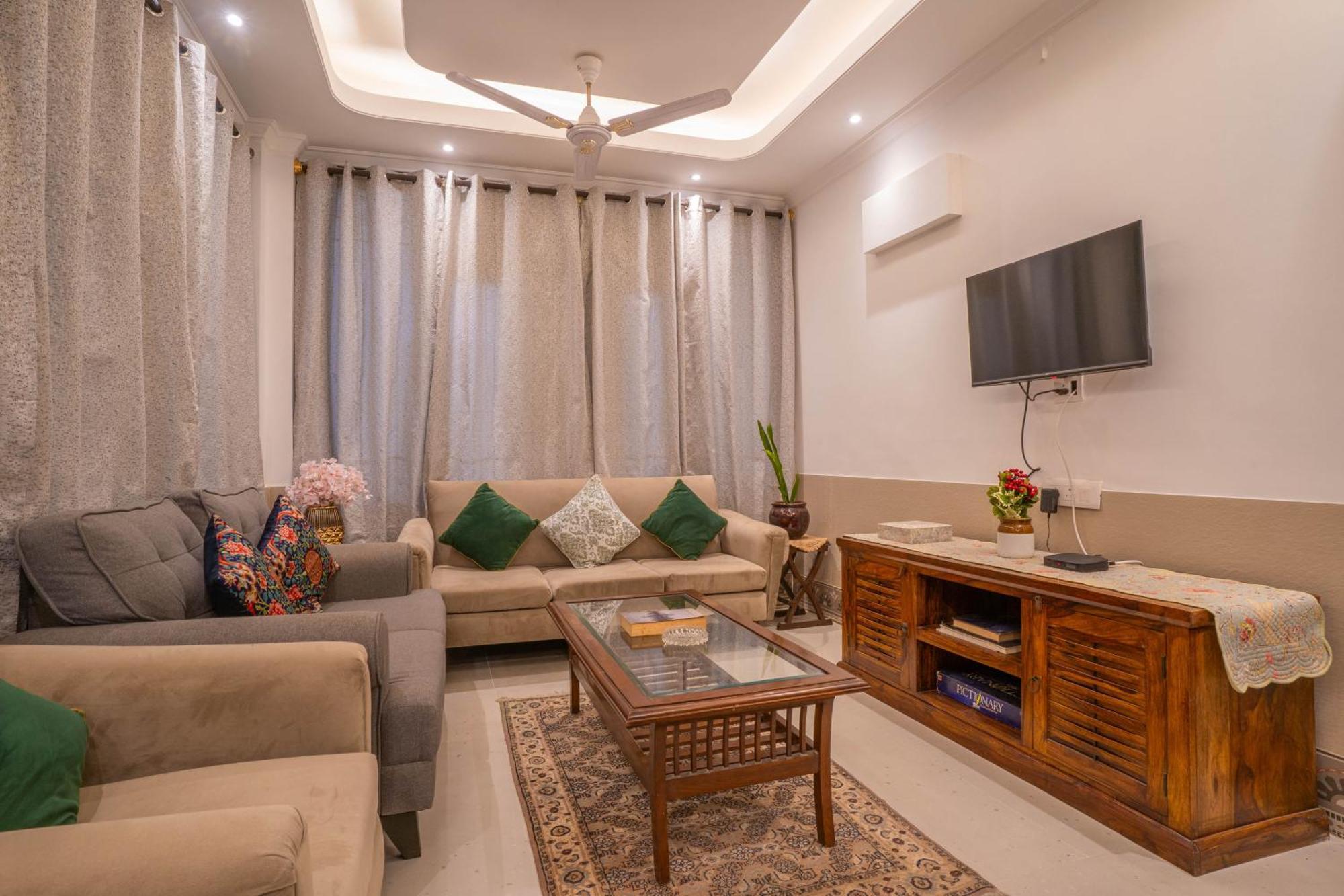 Hostie Tjh - Cute Mini 2bhk Apt, Saket, Near Max Hospital *